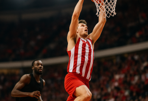 Olympiacos vs Monaco playoff opener fast-break dunk amid roaring Piraeus crowd